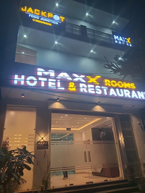 Maxx Rooms