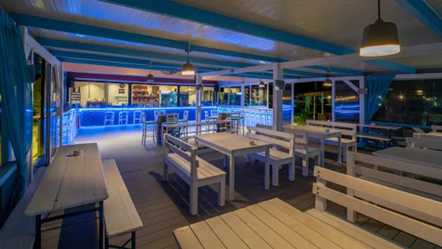 Athos Beachbar