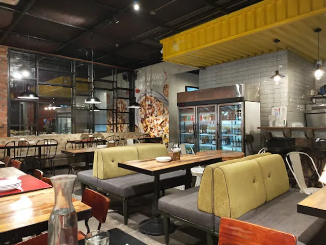 Gringo Chicken • Ribs • Friends • Festival Mall