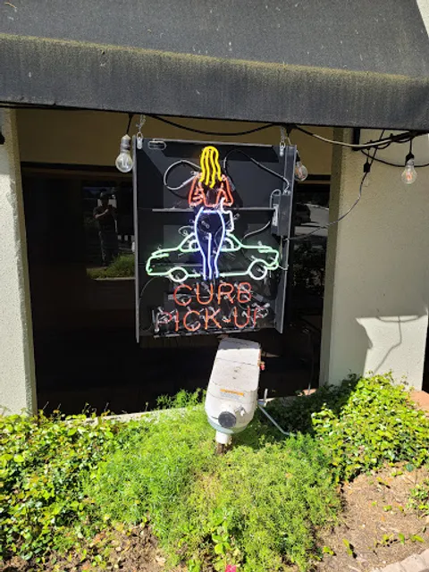 Pam's Patio Kitchen and Wine Bar