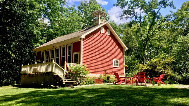 1891 Schoolhouse Inn