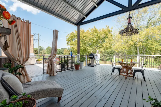 Bayou Chateau & Chateau Royale