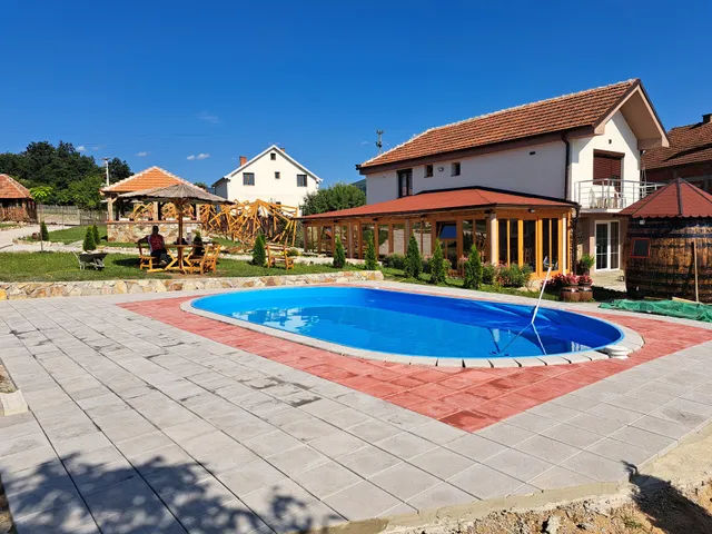 MERAK Seosko Turističko Domaćinstvo