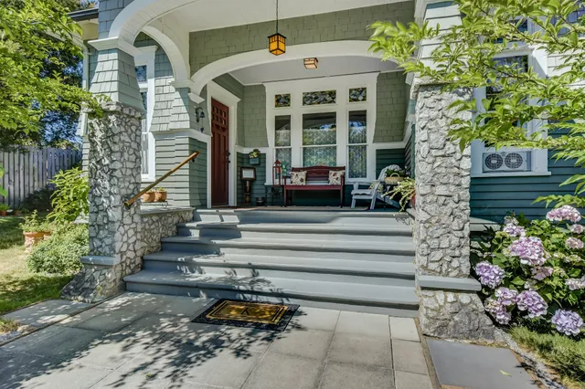 Kirk House Bed & Breakfast