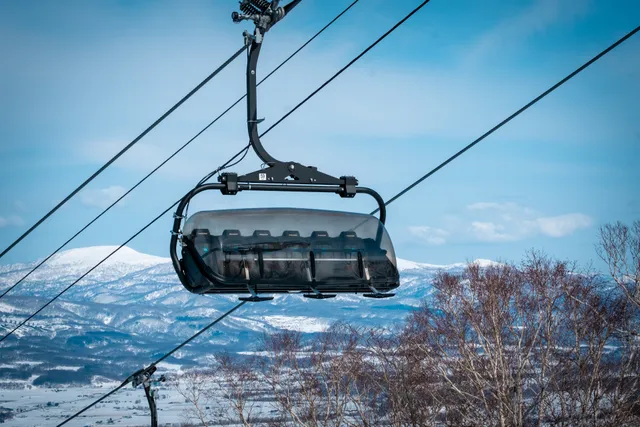 Hanazono Hooded Lift #1