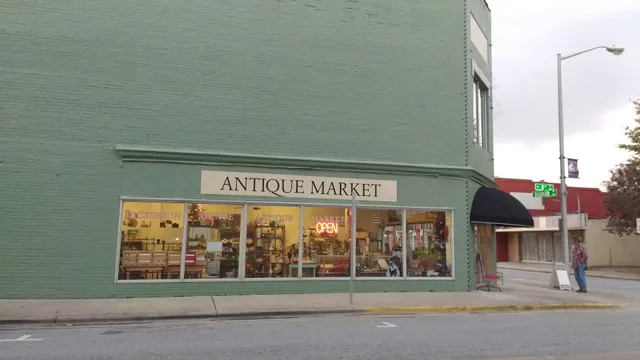 Dickinson Avenue Antique Market