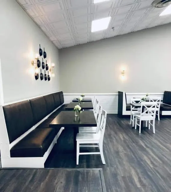 Charlotte's: A Simply Panache Cafeteria