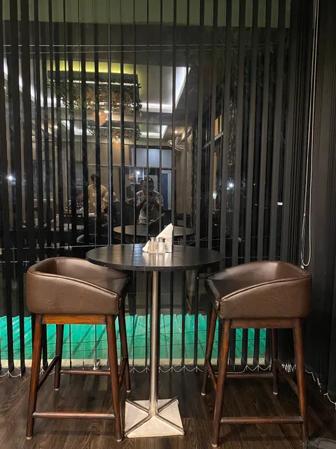 THE DIVINE RESTAURANT