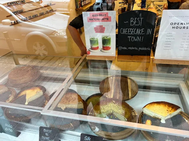 Mia & Victoria The Cheesecake Shop