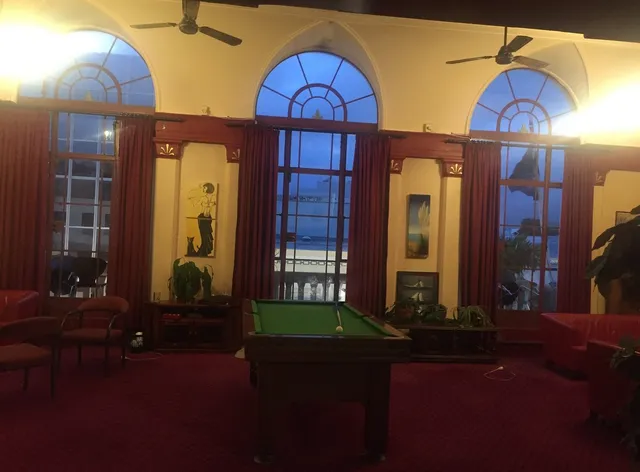 Criterion Art Deco Backpackers - BBH