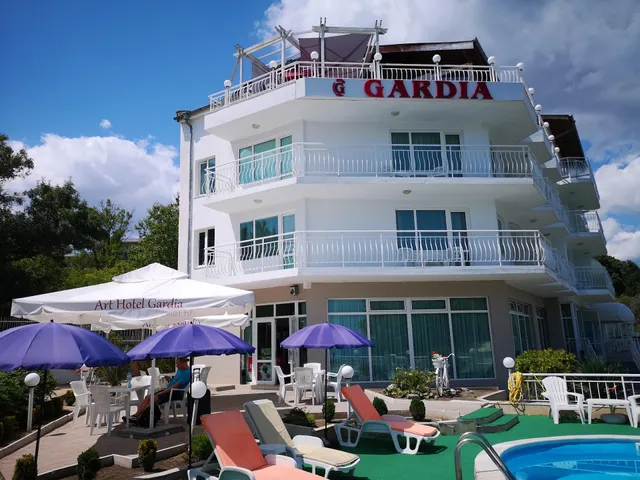 Хотел Гардън