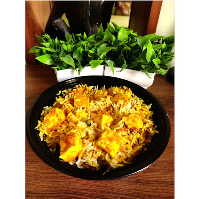 Desi Mini Meal - Best Veg Biryani | Homemade House Party Snacks & Meals | Pickles, Chutney & Dry Fruits Sweets