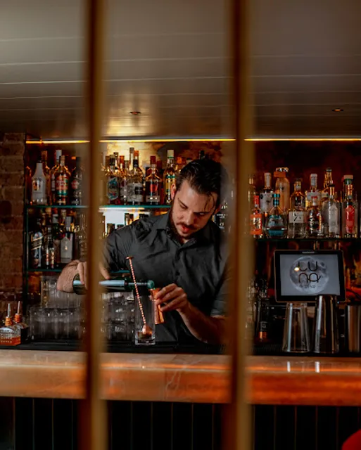 Pavona Bar & Restaurant