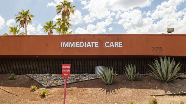Desert Oasis Healthcare Immediate Care - Palm Springs