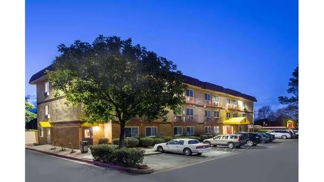 Super 8 by Wyndham Chico