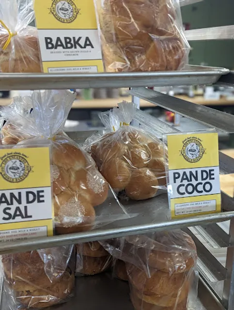 Los Encantos World Bakery