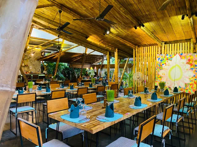 SPOONS Café Restaurant