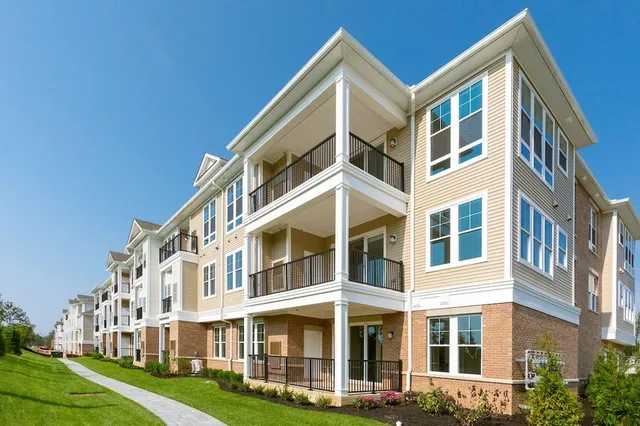 Woodmont Way at West Windsor