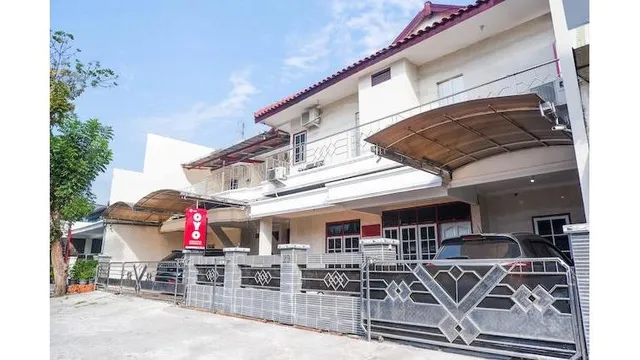 OYO 1284 Executive Residence