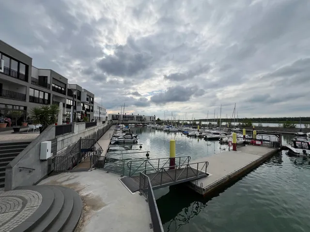 See- und Hafenbetreibergesellschaft Zwenkau mbH