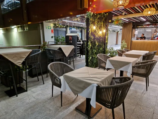 Oasis Restaurant & Cocktails