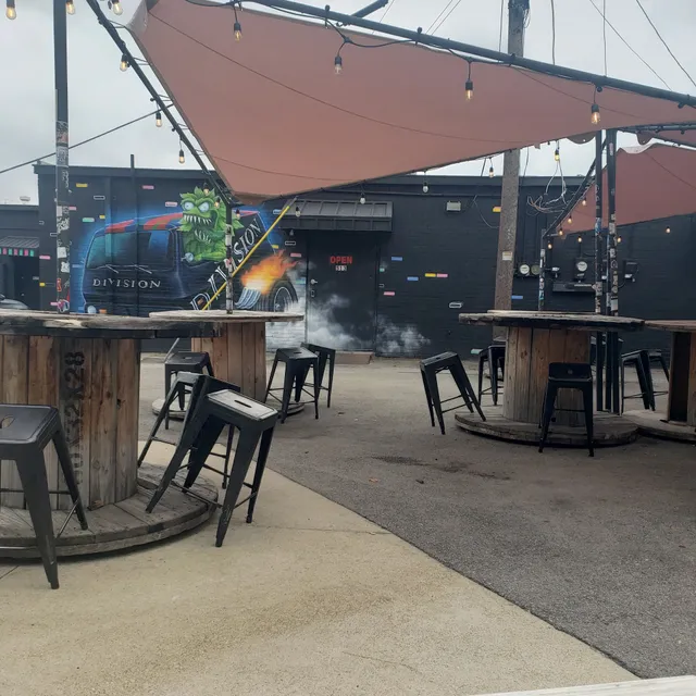 Division Brewing Pizza Kitchen