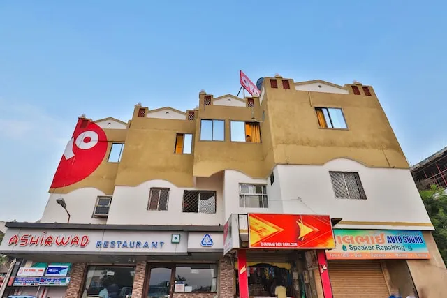 OYO Hotel Silver Palace