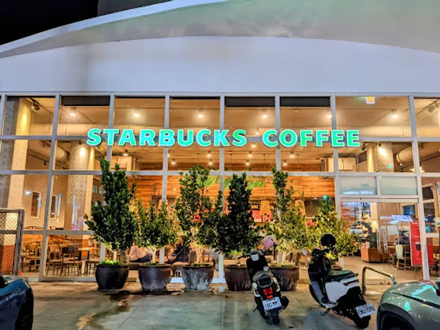 STARBUCKS Lukang Shop