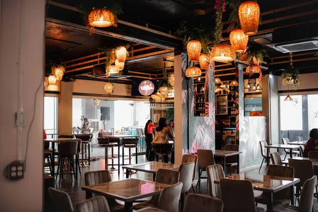 Flamingle Cafe & Lounge