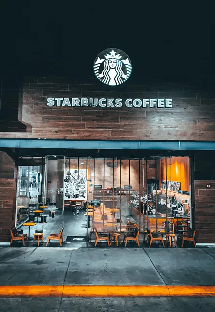 Starbucks Patio Toluca