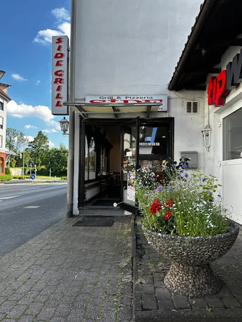 SIDE Grill & Pizzeria