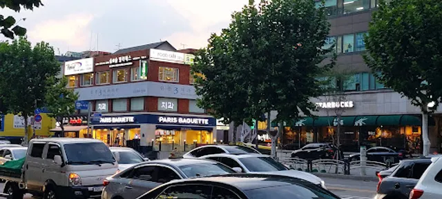 Starbucks Yeoksam Lucky