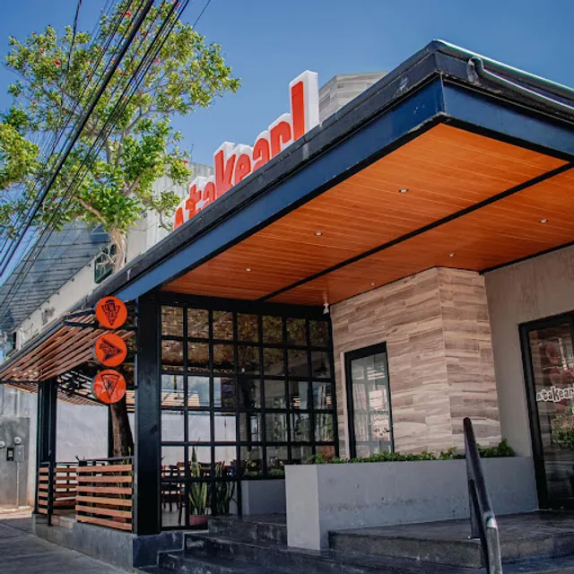 A Takear Quintin Arauz Restaurante