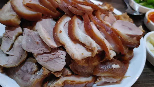 홍길동즉석왕족발