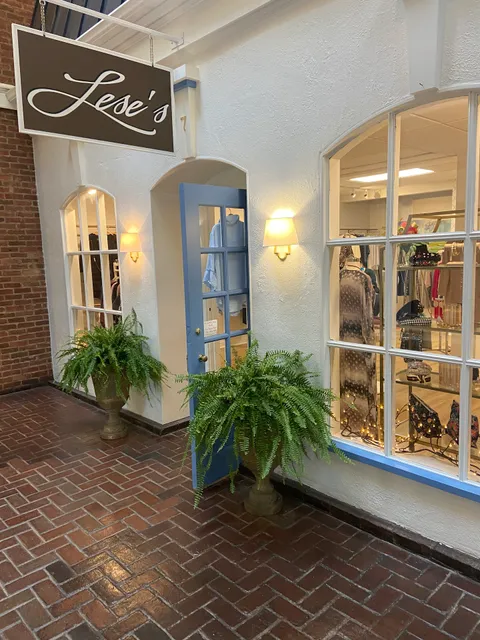 Lese's Boutique