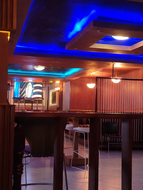 Corner Restaurant ( ኮርነር ፍየል)