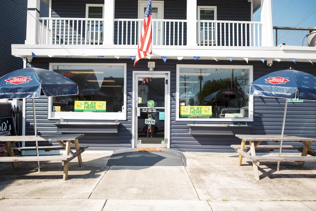 Arnold's Family Market