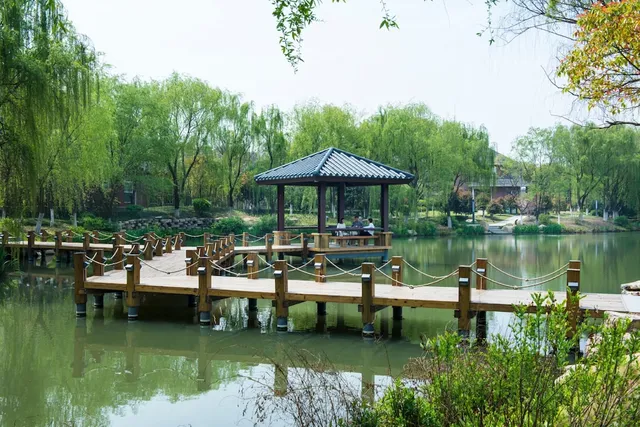 Jinling Riverside Conference Hotel