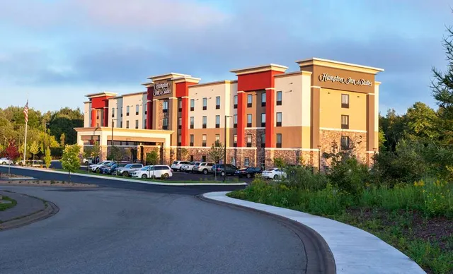 Hampton Inn & Suites Duluth North / Mall Area
