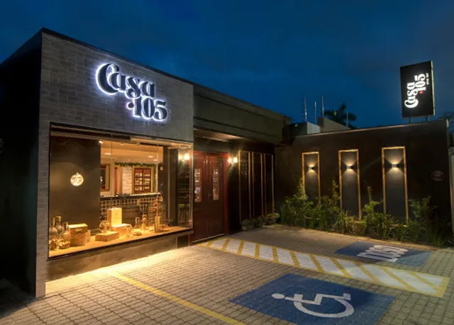 Casa 105 Restaurante e Wine Bar