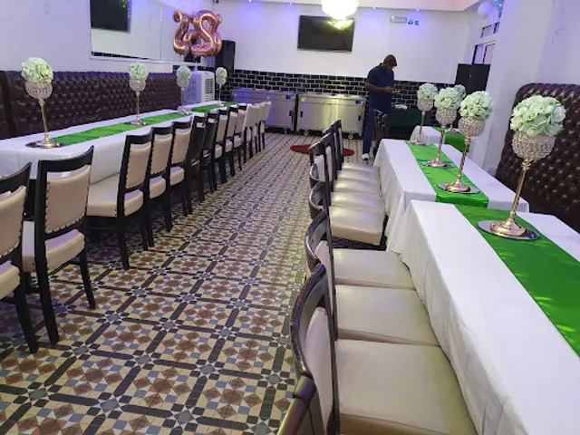 Empire Lounge Bar & Restaurant