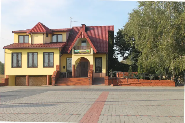 Bar Oaza" Hotel, Restauracja, Imprezy, kajaki widawka