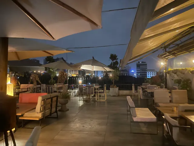 Mansion No.85 Cafe Restaurant