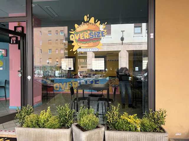 OVERSIZE BURGERS & FRIES