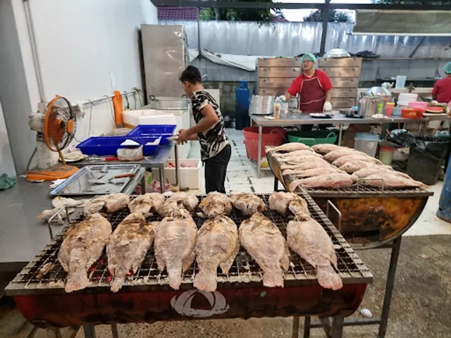 Buffet Rimnam Mookata And Seafood Hatyai