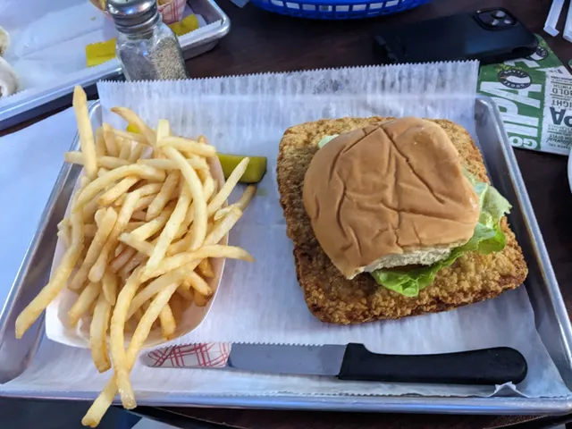 Paradise Bar & Grill