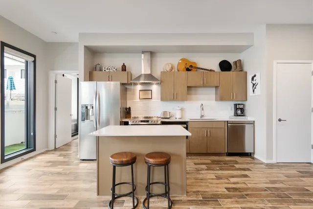 BowSTRing Management - Airbnb Property Management Nashville