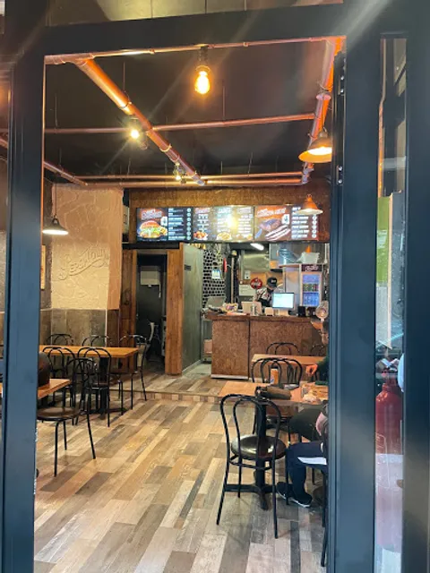 SAMY’S BBQ BURGER 18