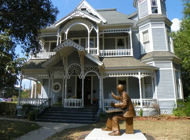 The Jones House Bed & Breakfast