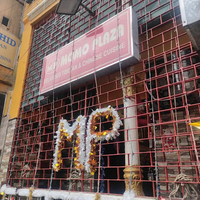 Momo Plaza